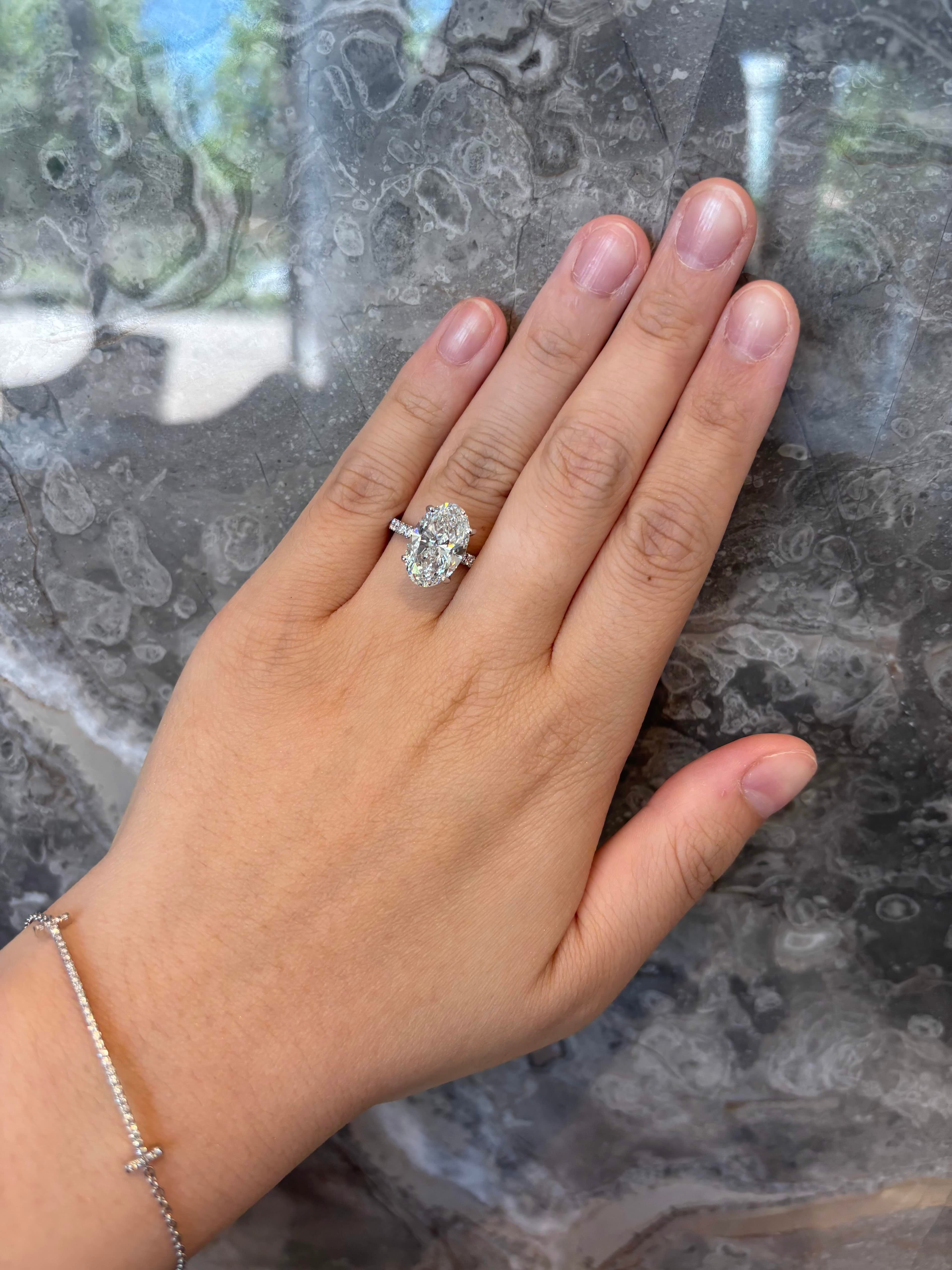 Elegant Pavé Diamond Ring